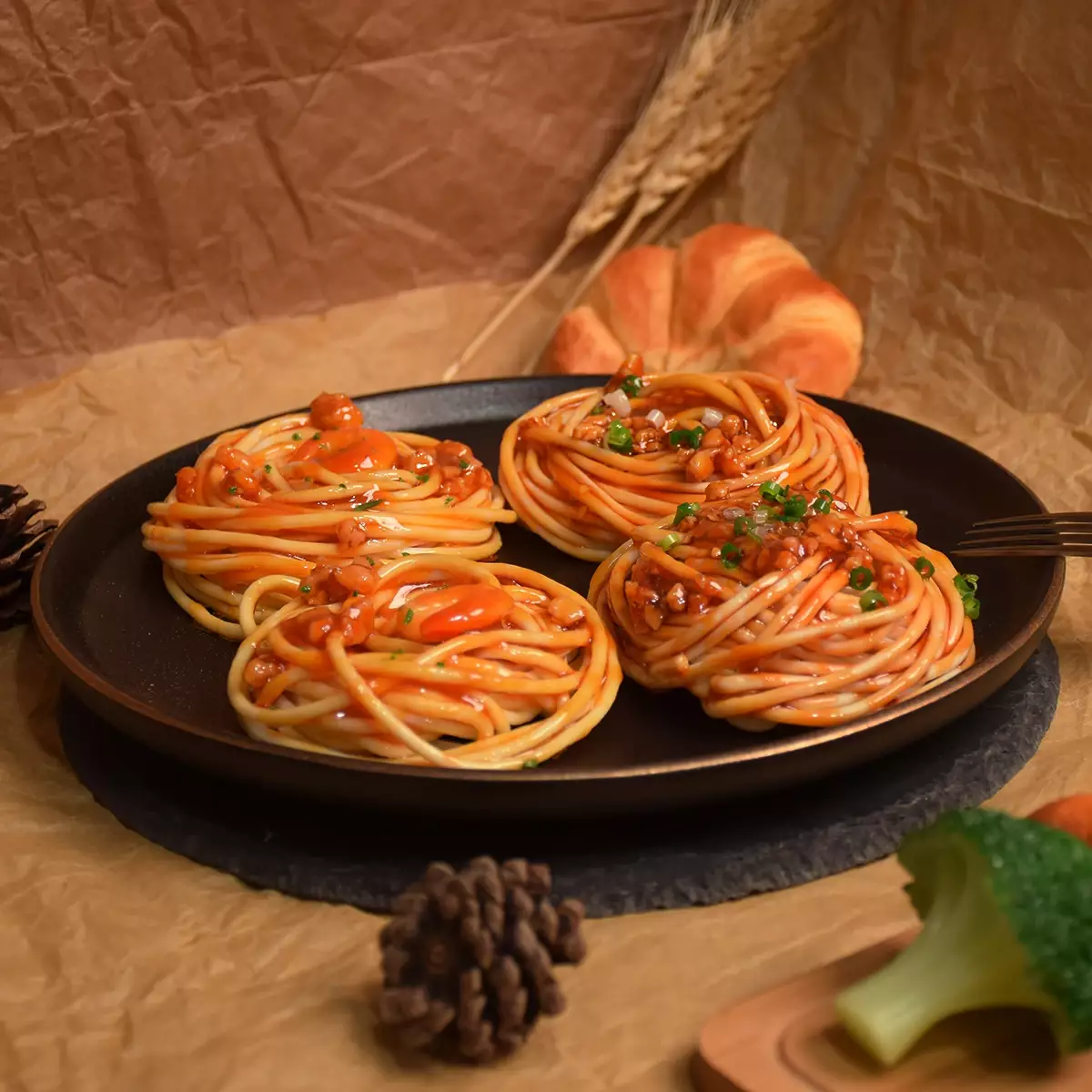 1PC Realistic Artificial Fake Food Simulate Model Spaghetti Meat Sauce Shrimp Noodles Restaurant Display Photo Video Game Props