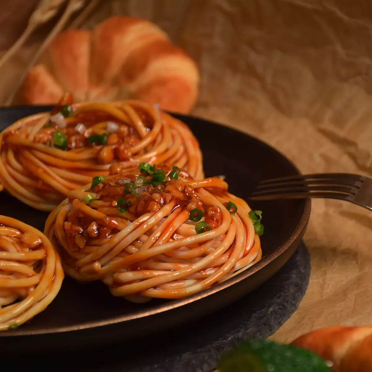 1PC Realistic Artificial Fake Food Simulate Model Spaghetti Meat Sauce Shrimp Noodles Restaurant Display Photo Video Game Props - Image 2